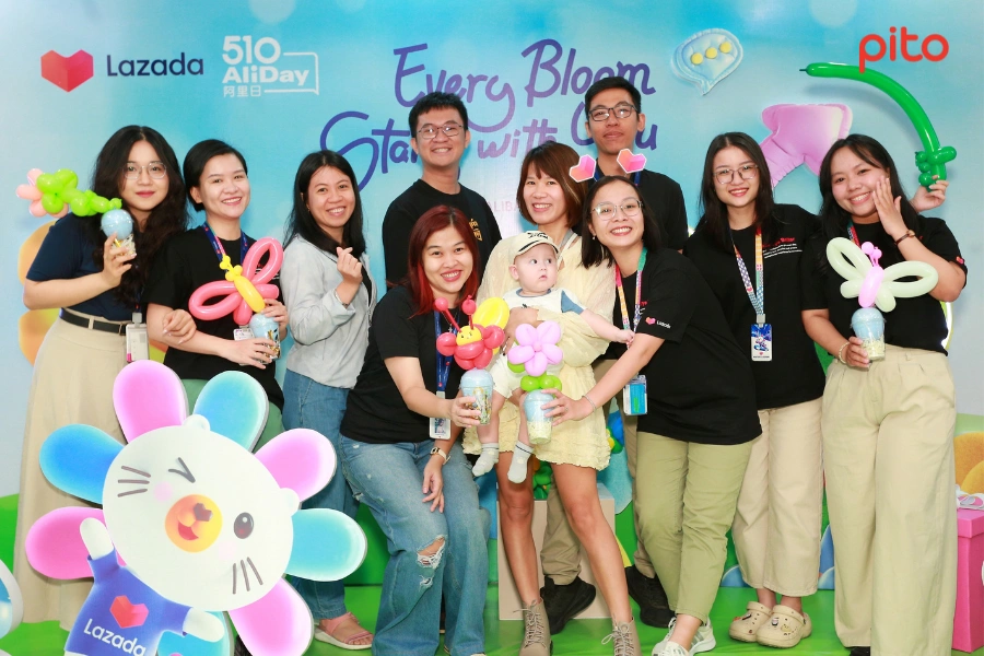 Cộng sự Lazada