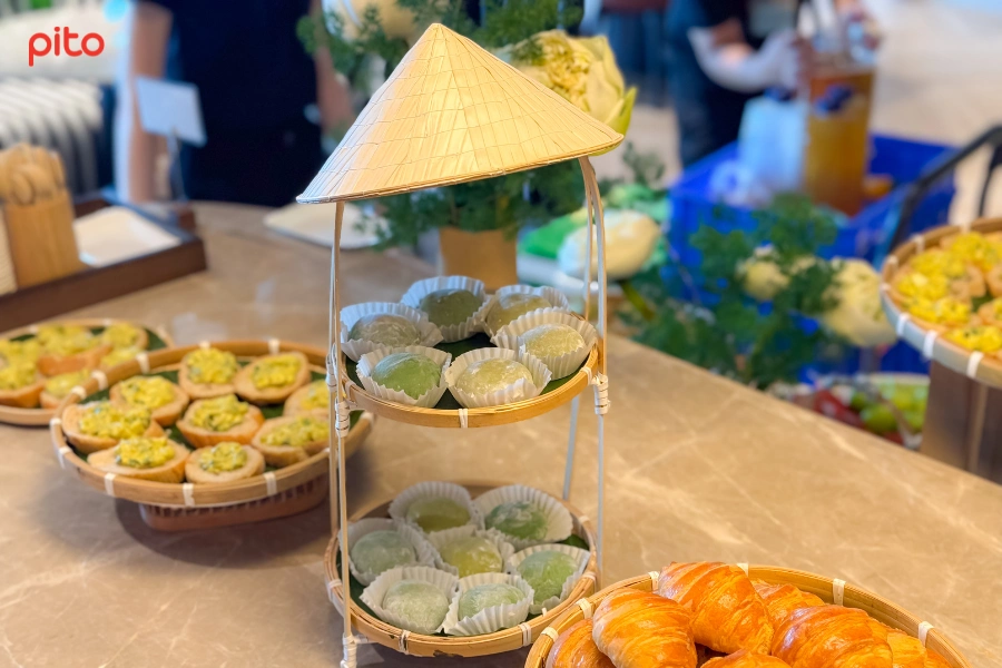 Trang-tri-tiec-bang-non-la Trang trí tiệc bằng nón lá