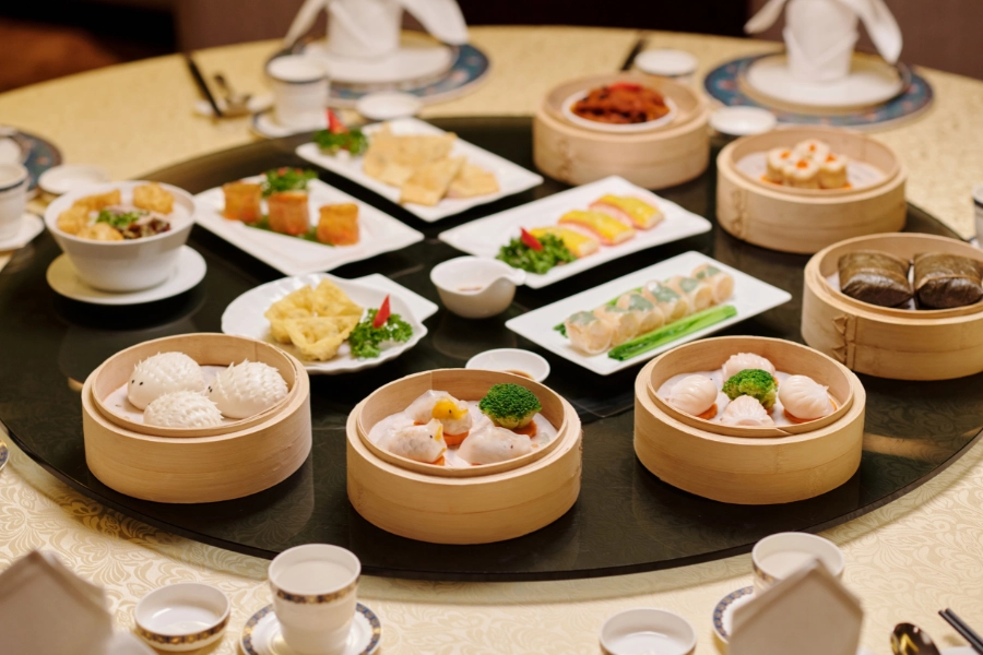 ban-tiec-mon-trung-hoa Bàn tiệc món Hoa ấn tượng