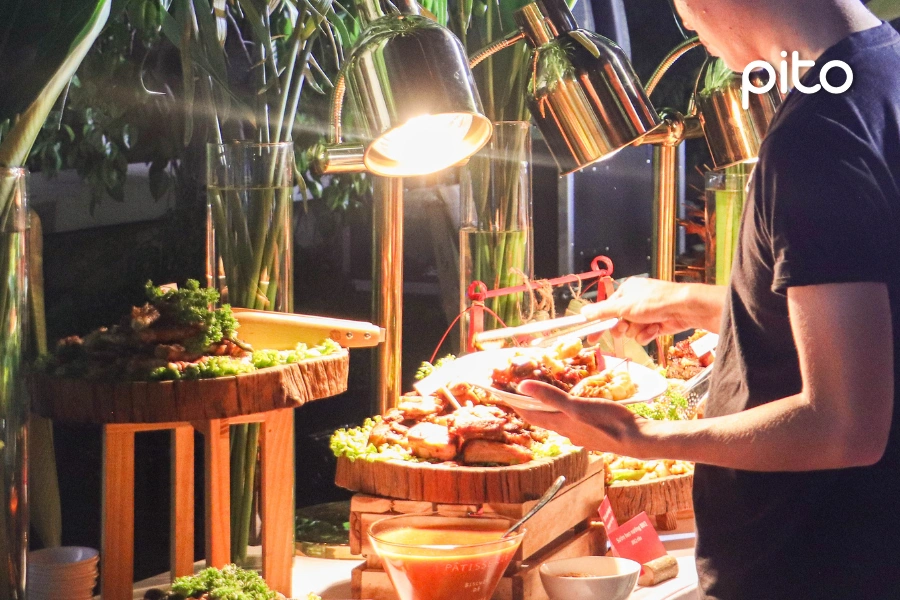 Bàn tiệc phong cách Âu Mỹ