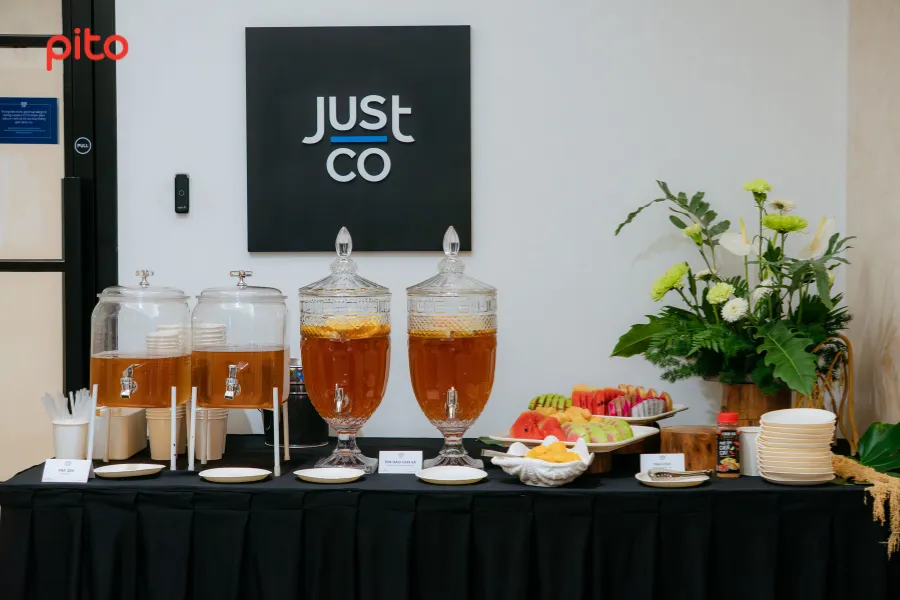 Tổ chức tiệc tại coworking space (2) Tổ chức tiệc tại coworking space (2)