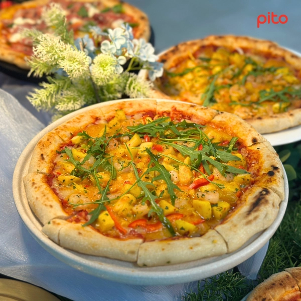 Bánh pizza 20/10