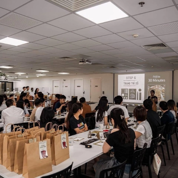 Workshop làm sổ tay tại văn phòng